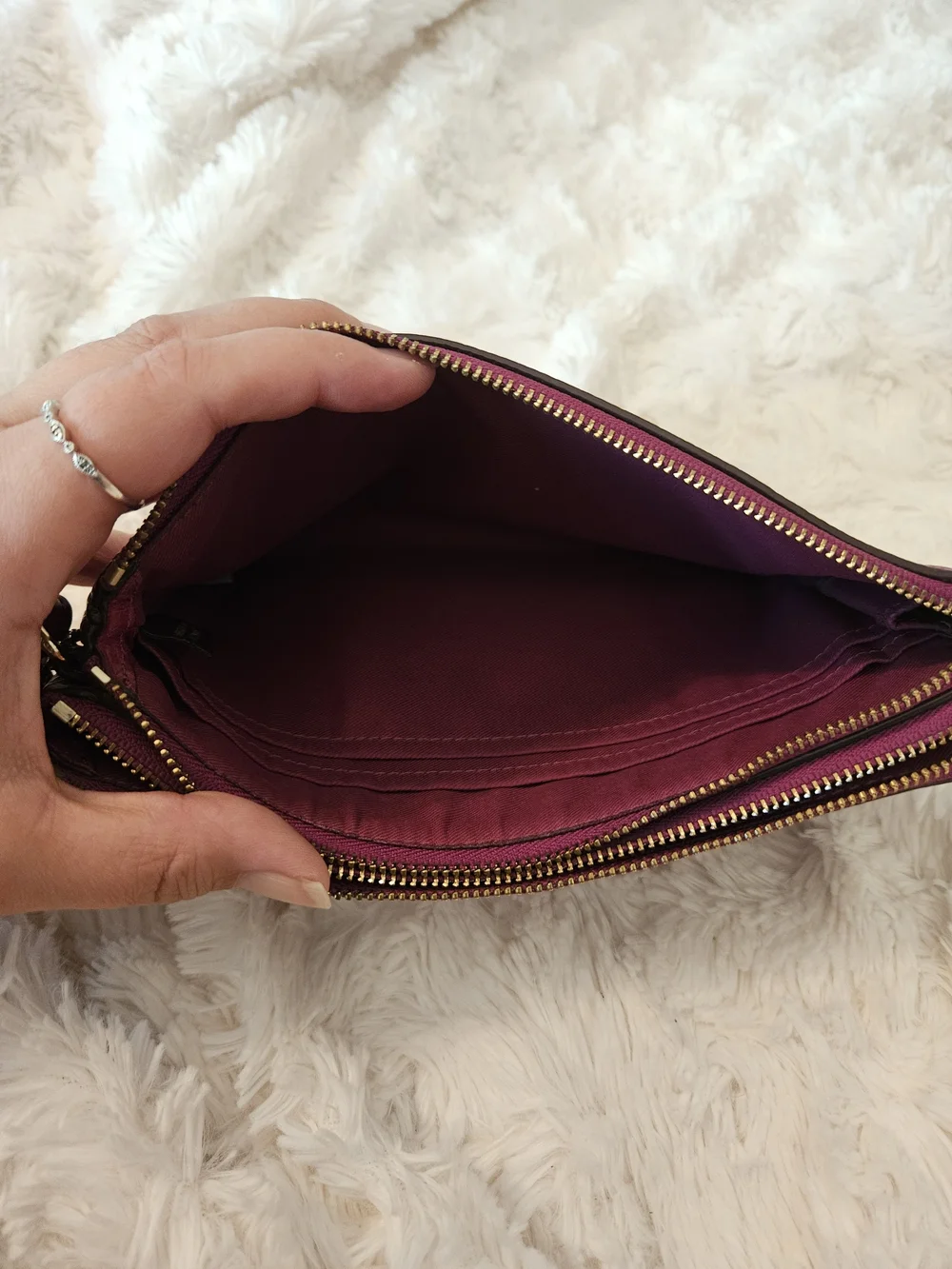 Coach✨️Pebbled Leather Wristlet Wallet - Deep Berry